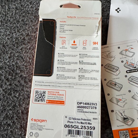 4 total IPHONE 11 Pro Max Screen Protectors Spigen & Spigen Privacy & Aliun - Picture 5 of 8